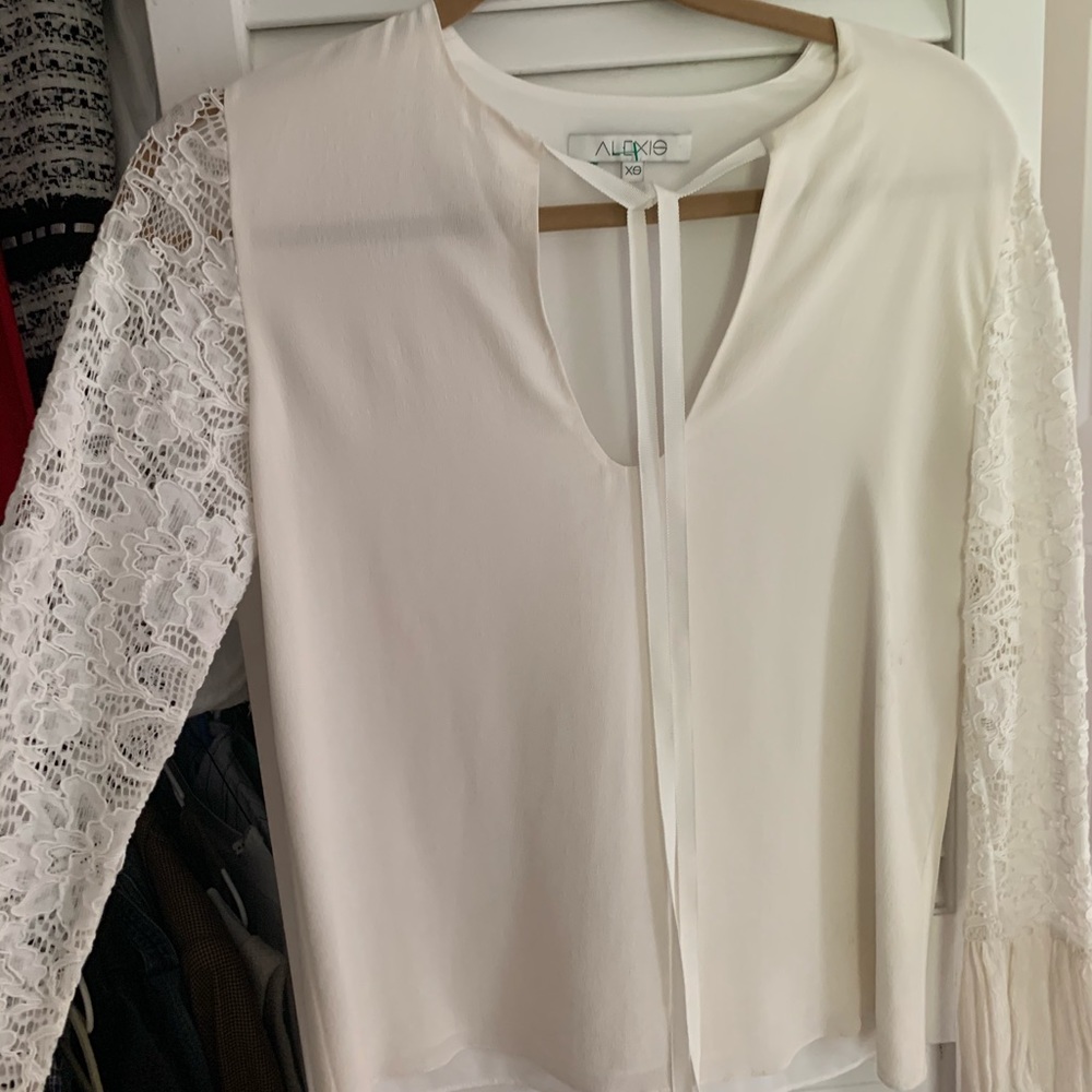 Alexis lace blouse